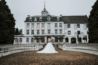 💜24 mei 2025- Seth & Evi💜
Mijn eerste internationale bruiloft 🇧🇪🇺🇸waar ik ook ceremoniemeester mocht zijn, wat een eer! Zó genoten van deze dag, het bruidspaar, hun lieve gasten en de bijzondere ceremonie met een militair tintje💕. Het was geweldig😍 

#tweetalig #ceremoniemeester #weddingceremony #zelfstandigtrouwambtenaar #ceremoniespreker #weddingcelebrant #weddingofficiant photocredits @weddingtales.be_ location @teachinghotel