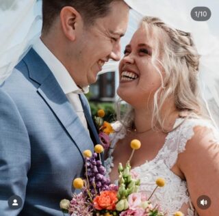 Stefan & Iris 💜 20.06.2025
Op de meest unieke locatie trouwden zij in het bijzijn van hun liefste familie en vrienden. Zo intiem, zo bijzonder, zo geliefd door iedereen om hen heen. Hondenkind Takkie die de ringen kwam brengen en maar liefst 2 oma’s stralend aanwezig bij de ceremonie. Dit was een hele bijzondere💕

Fotograaf: @maai_photo 
Videograaf: @lizetlegtvast 
Taart: @patisserie.van.mourik 

#ceremoniespreker #trouwen #tweetaligeceremonie  #tweetaligeceremonies